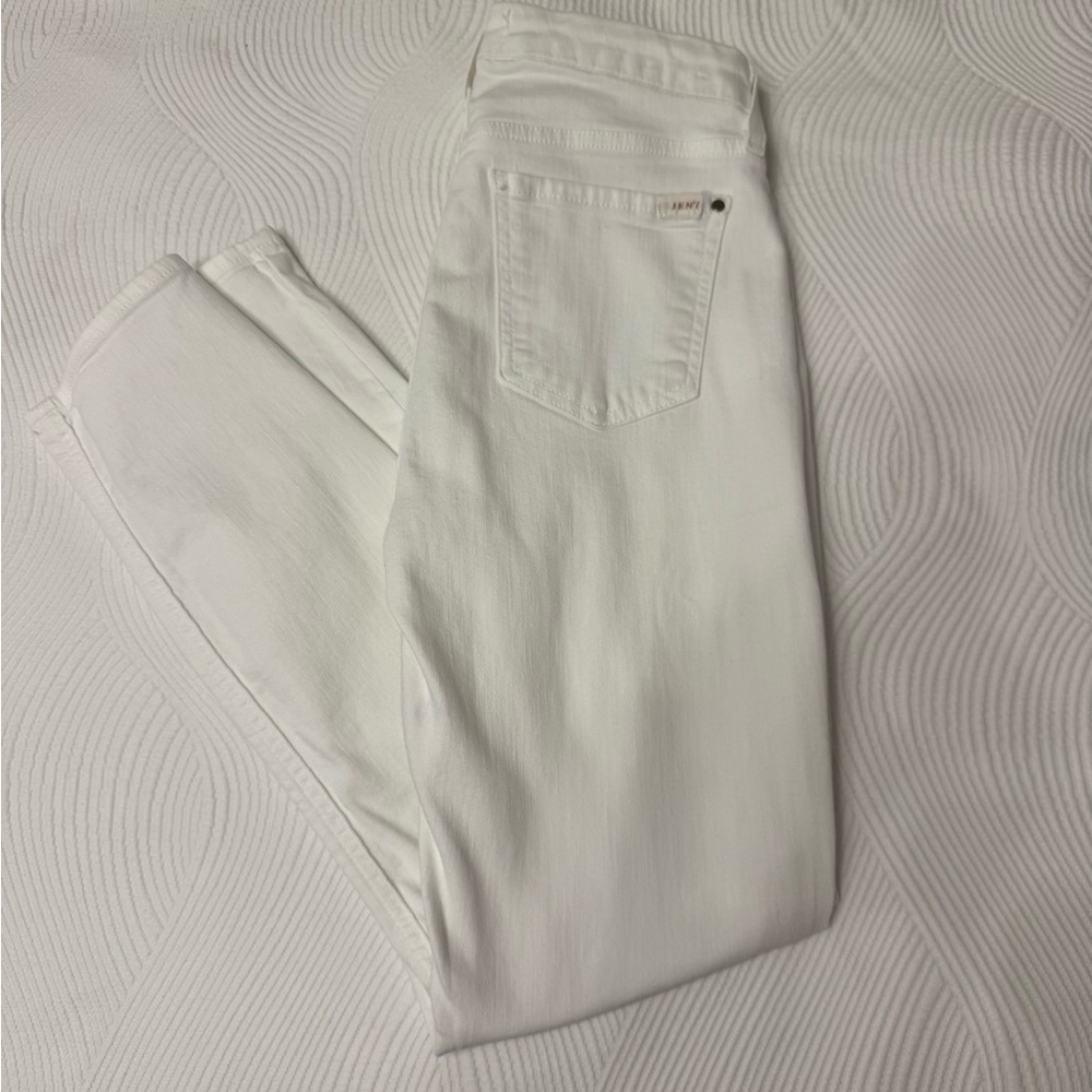 Elegant White Skinny Jeans for Women